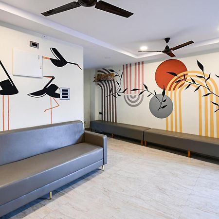 Super Townhouse De Alphabet Karmanghat Hyderabad Exteriör bild