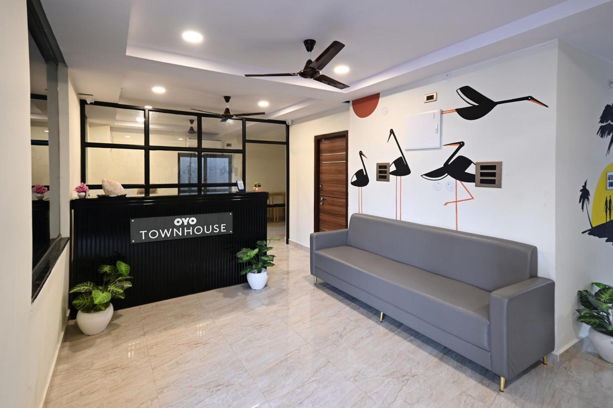 Super Townhouse De Alphabet Karmanghat Hyderabad Exteriör bild