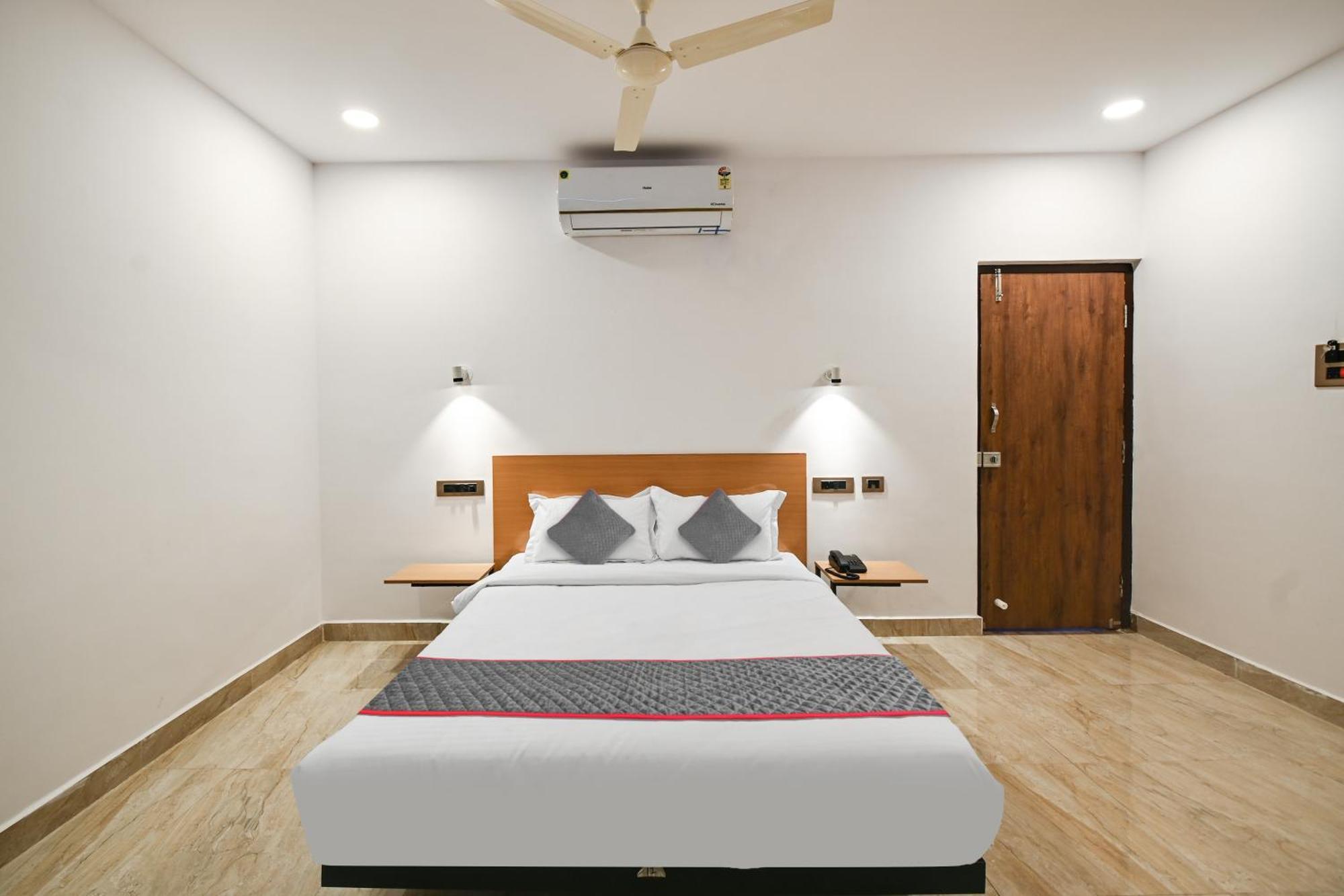 Super Townhouse De Alphabet Karmanghat Hyderabad Exteriör bild