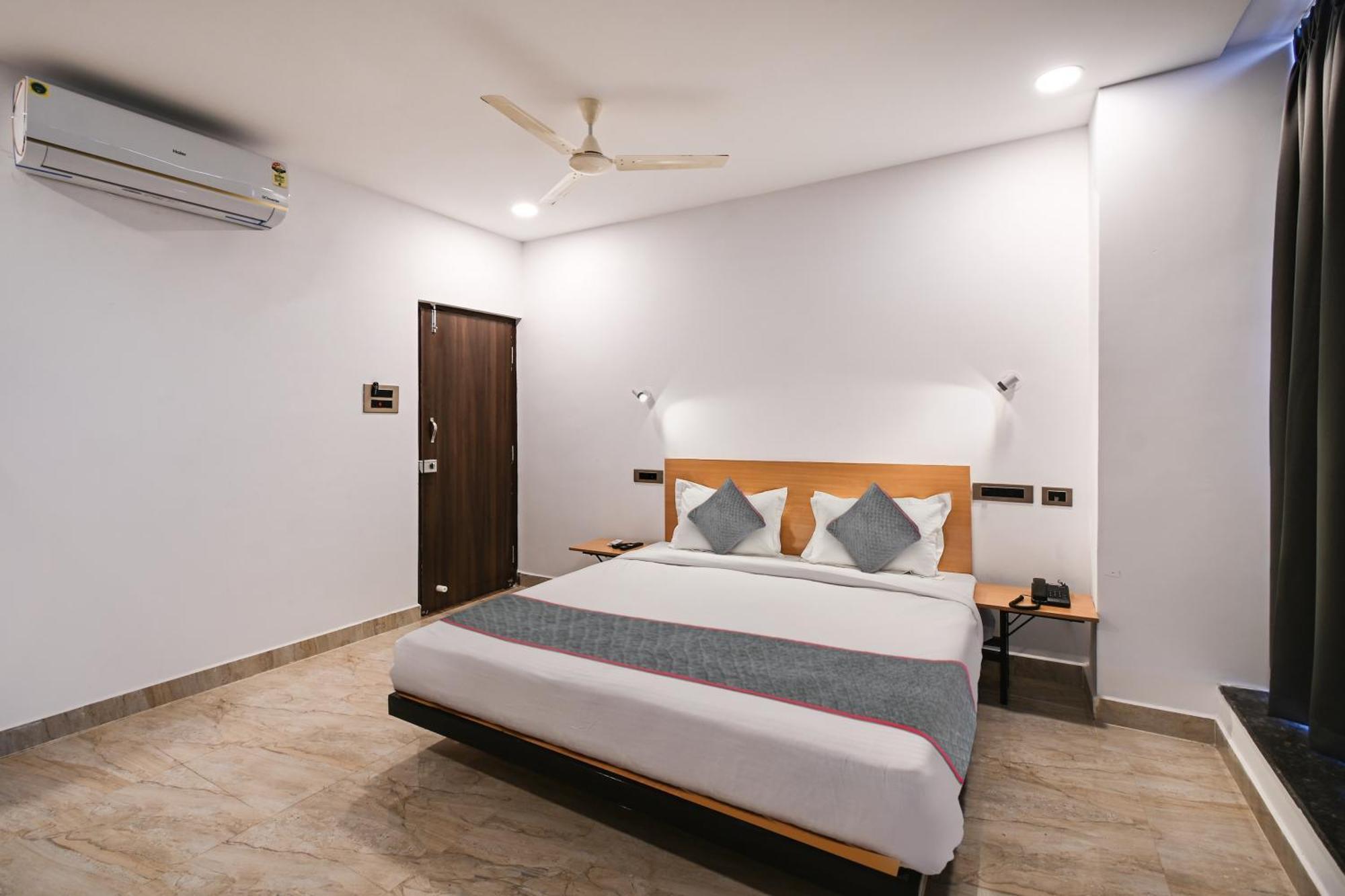 Super Townhouse De Alphabet Karmanghat Hyderabad Exteriör bild