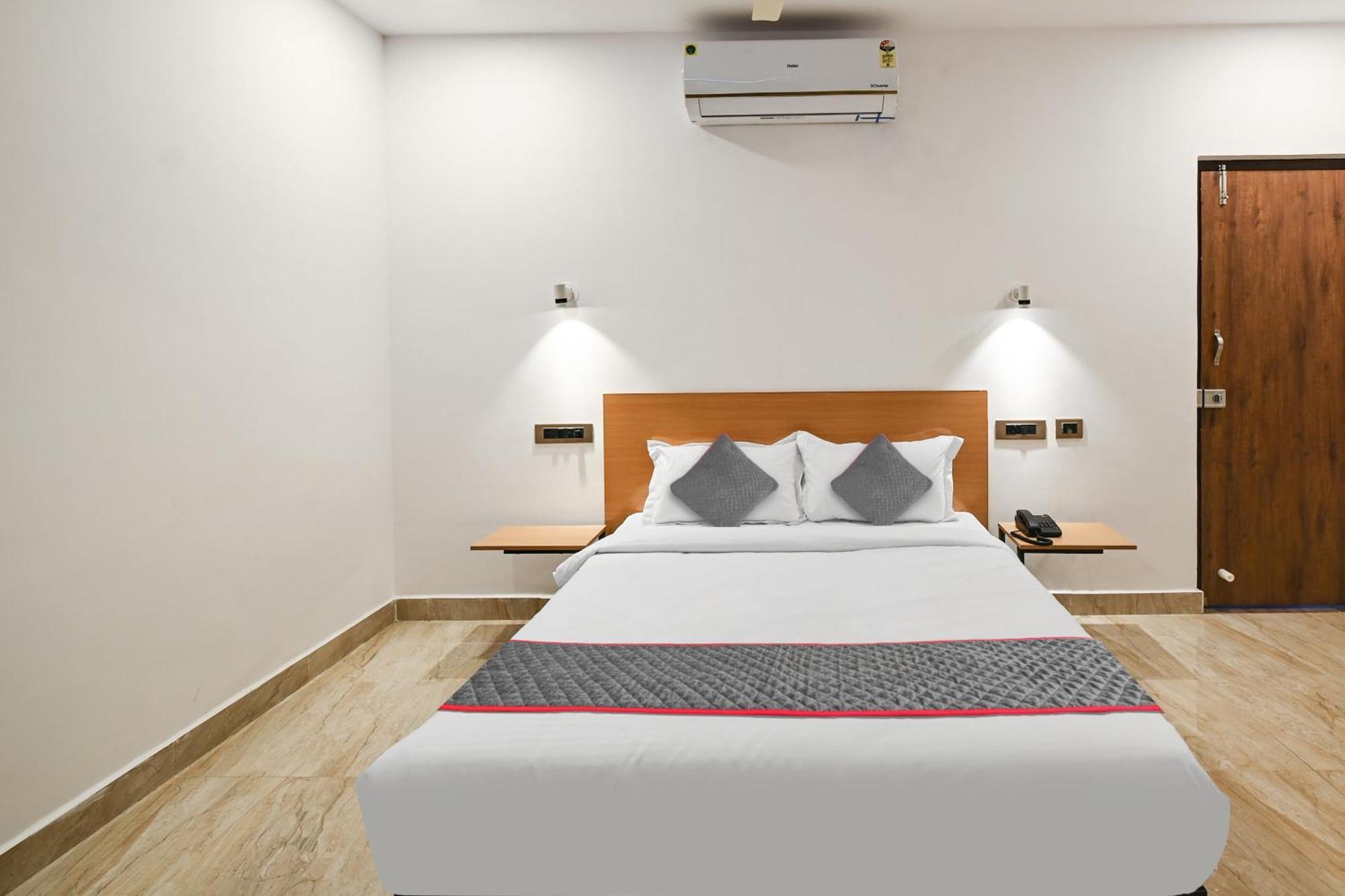 Super Townhouse De Alphabet Karmanghat Hyderabad Exteriör bild